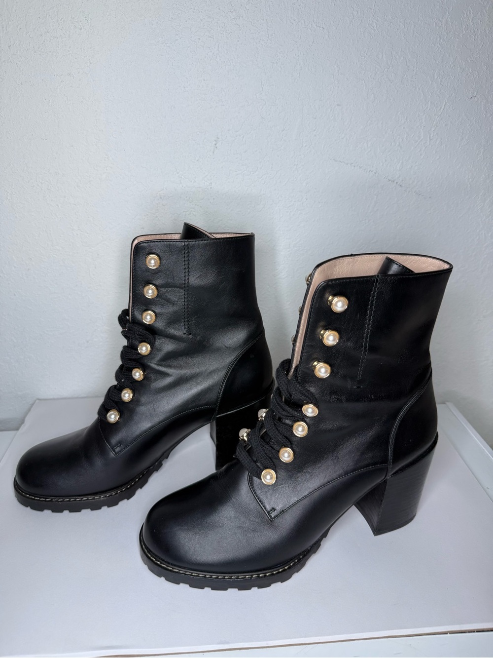 Stuart Weitzman Black Pearl-Button Lace-Up Chunky Heel Ankle Boots Size 7